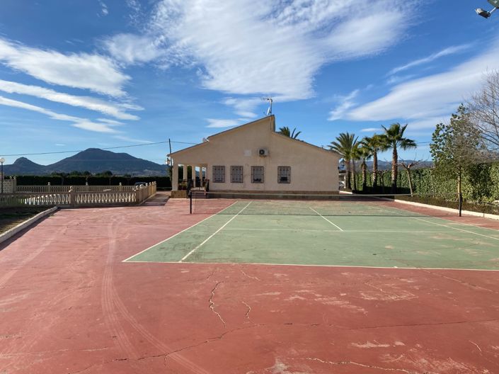 Image No.17-4 Bed Country House for sale