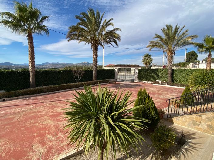 Image No.32-4 Bed Country House for sale