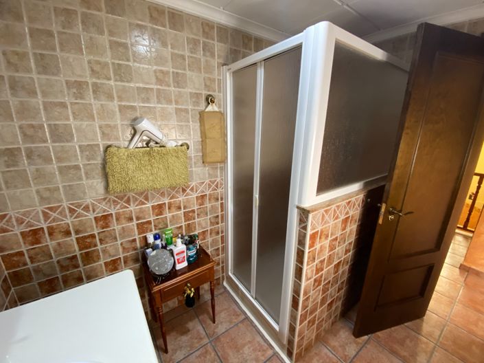 Image No.20-5 Bed Townhouse for sale