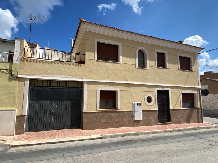 Image No.36-5 Bed Townhouse for sale