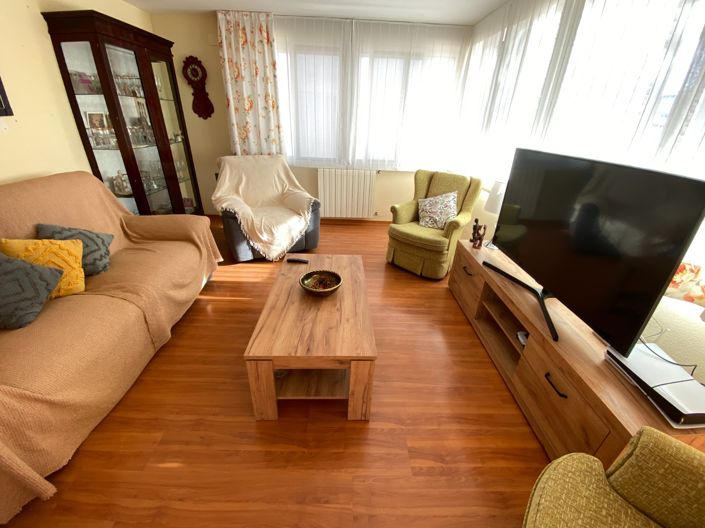 Image No.19-3 Bed Townhouse for sale