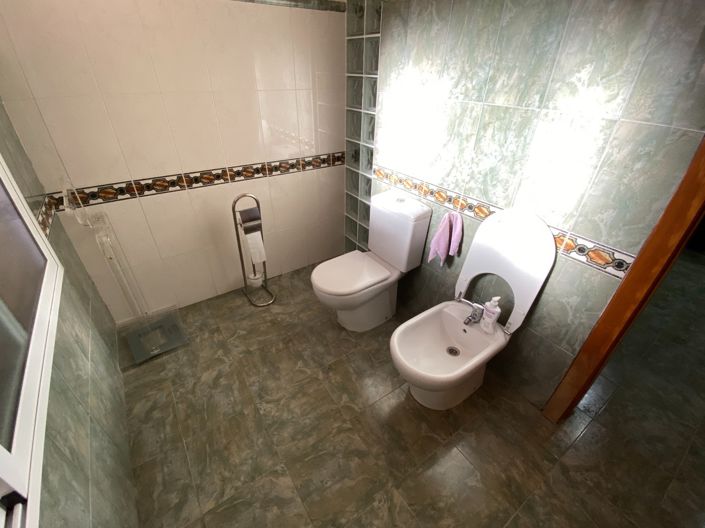 Image No.27-3 Bed Townhouse for sale