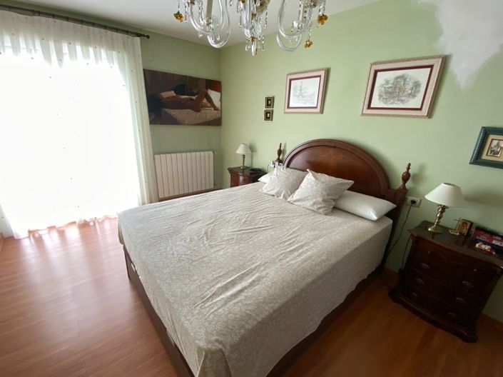 Image No.30-3 Bed Townhouse for sale