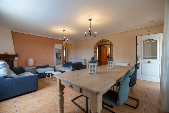 Image No.39-6 Bed Villa for sale