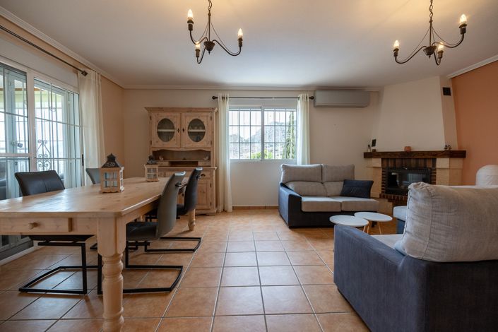 Image No.42-6 Bed Villa for sale