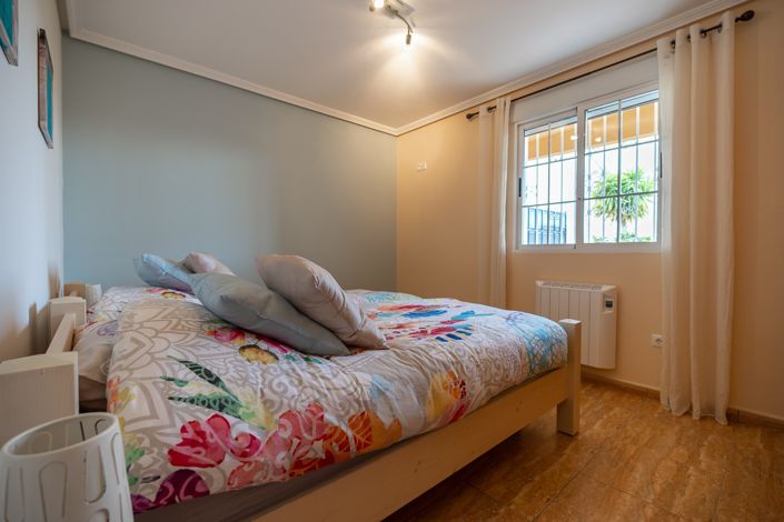 Image No.8-6 Bed Villa for sale