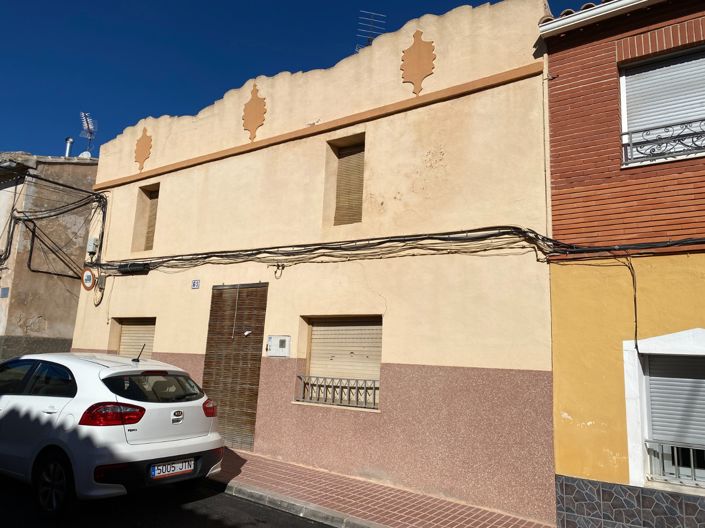 Image No.1-5 Bed Townhouse for sale