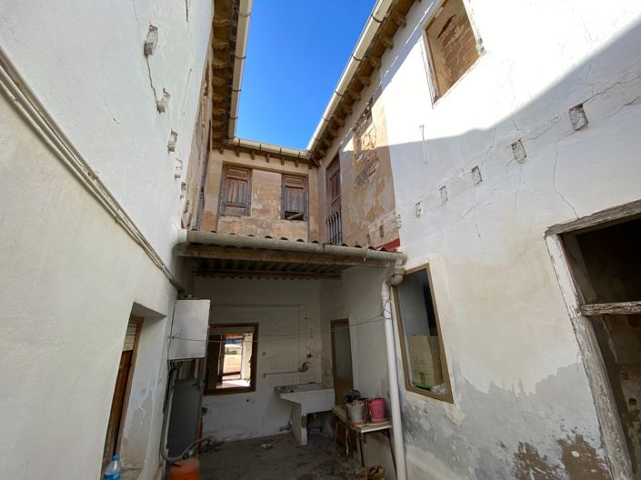 Image No.14-5 Bed Townhouse for sale