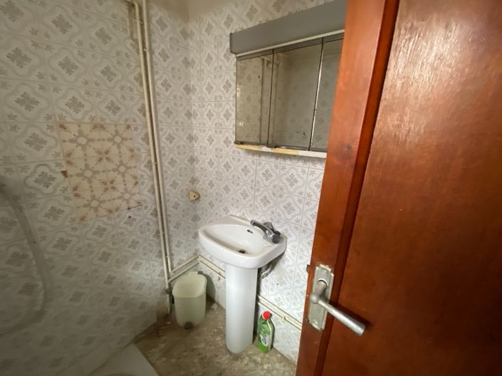 Image No.17-5 Bed Townhouse for sale