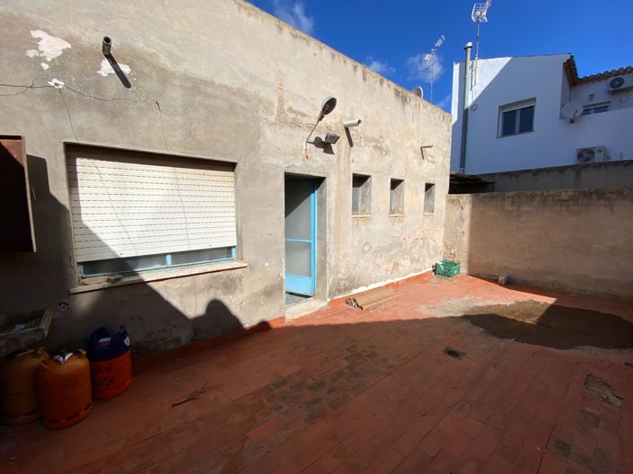 Image No.1-5 Bed Townhouse for sale