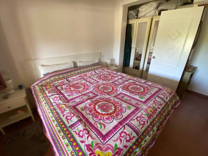 Image No.40-6 Bed Country House for sale