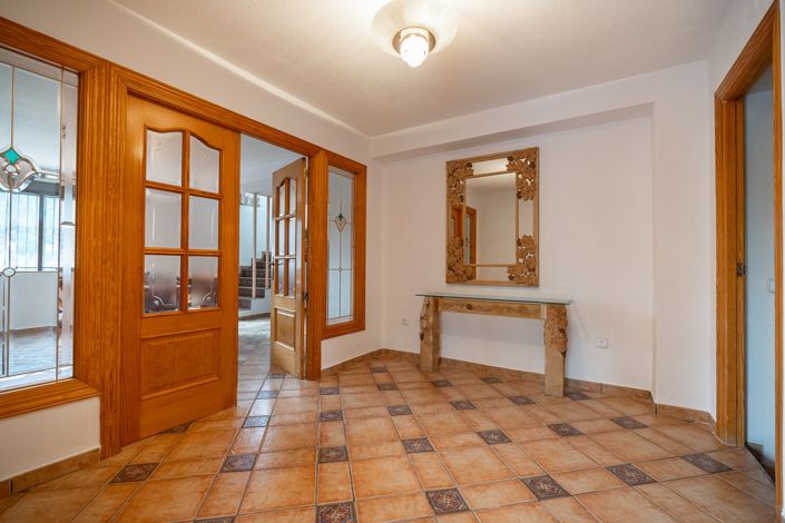 Image No.13-6 Bed Villa for sale