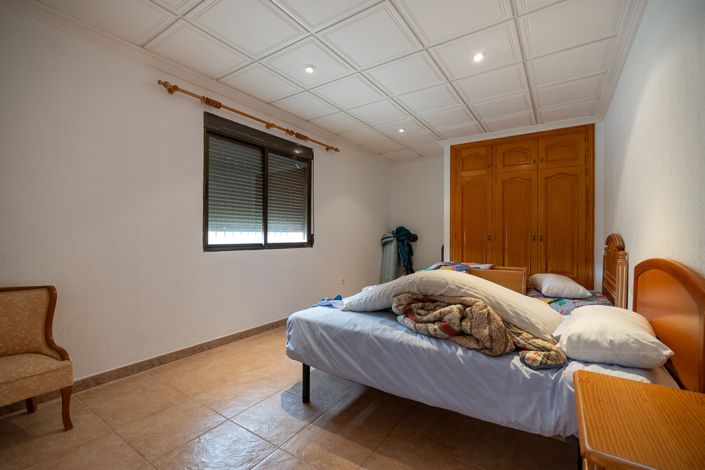 Image No.18-6 Bed Villa for sale