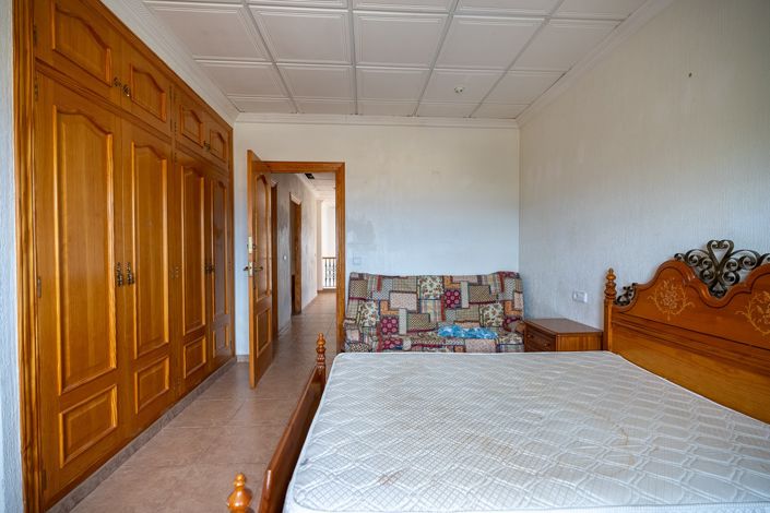 Image No.20-6 Bed Villa for sale