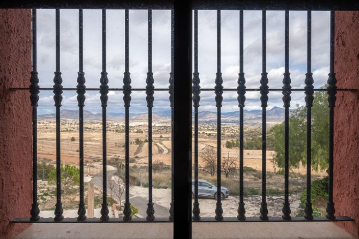 Image No.24-6 Bed Villa for sale