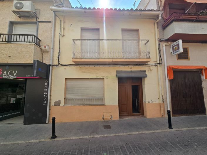 Image No.2-3 Bed Townhouse for sale