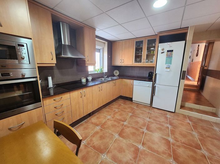 Image No.3-7 Bed Villa for sale