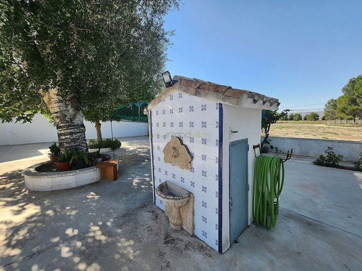 Image No.8-7 Bed Villa for sale