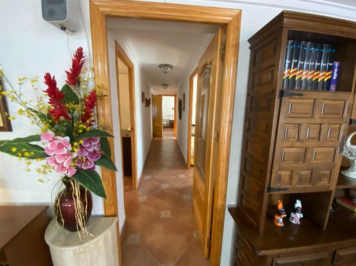 Image No.48-5 Bed Villa for sale