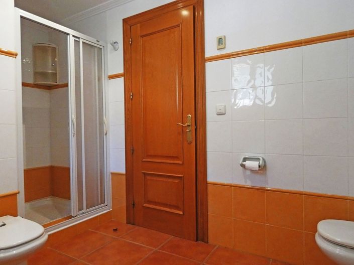 Image No.17-7 Bed Villa for sale