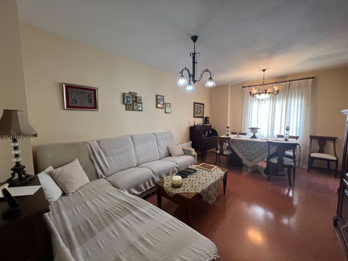 Image No.1-4 Bed Apartment for sale
