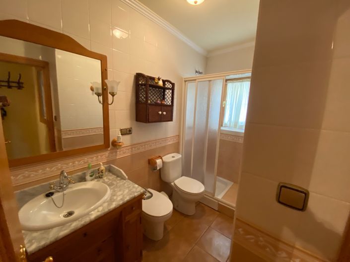 Image No.16-5 Bed Property for sale