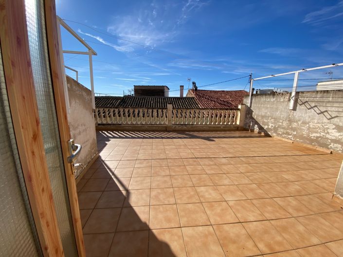 Image No.2-5 Bed Property for sale