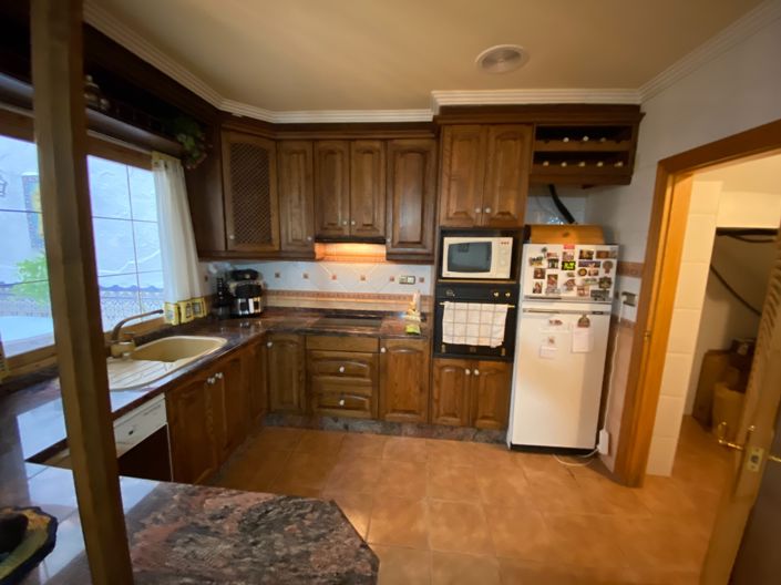 Image No.21-5 Bed Property for sale