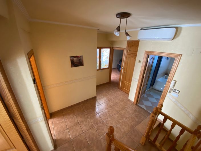 Image No.33-5 Bed Property for sale