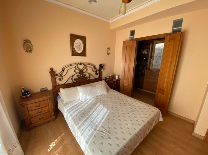 Image No.44-5 Bed Property for sale