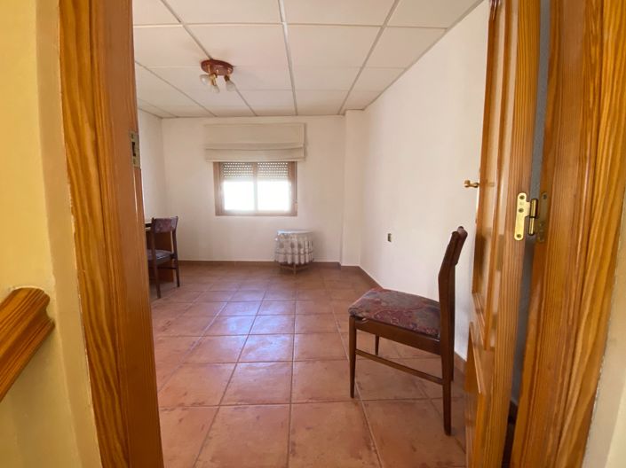 Image No.48-5 Bed Property for sale