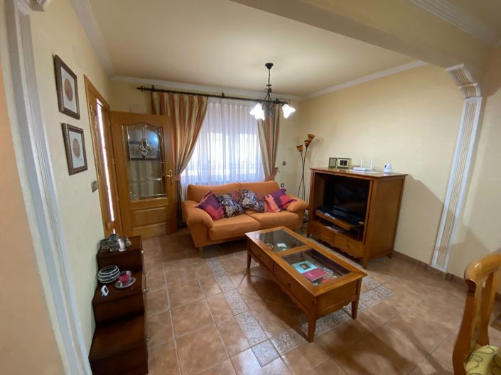 Image No.9-5 Bed Property for sale