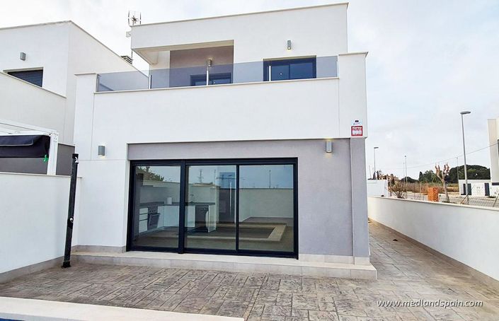 Image No.2-3 Bed Villa for sale
