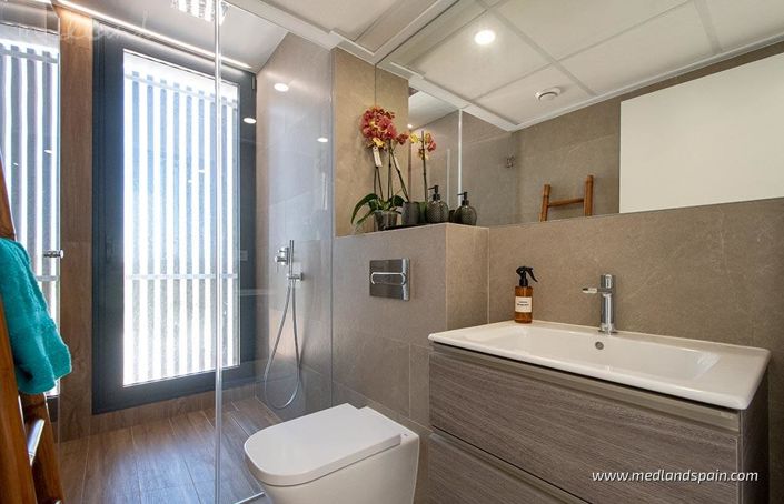 Image No.15-4 Bed Villa for sale