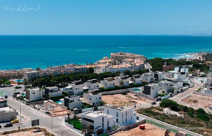 Image No.3-4 Bed Villa for sale