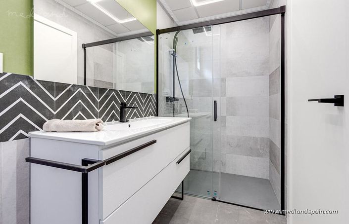 Image No.15-4 Bed Villa for sale