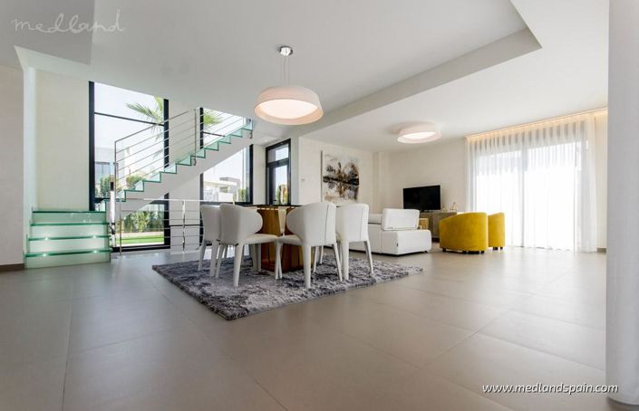 Image No.3-4 Bed Villa for sale