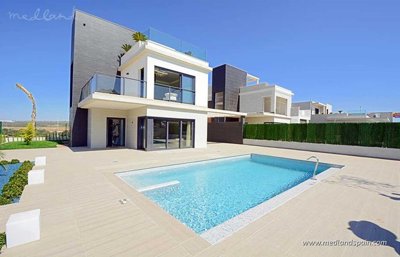 4 Bed Villa for sale