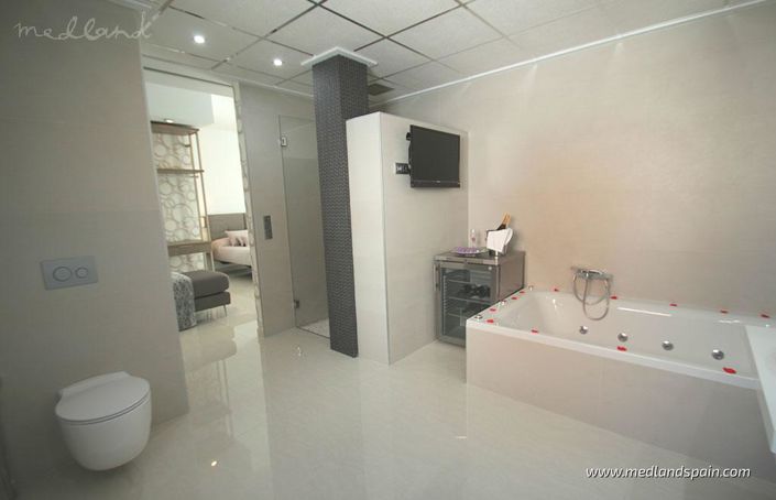 Image No.10-3 Bed Villa for sale