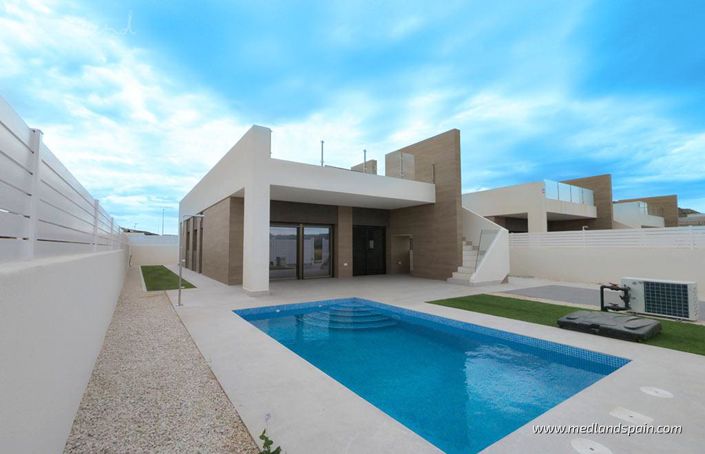 Image No.2-3 Bed Villa for sale