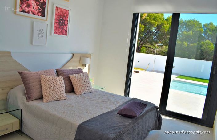 Image No.4-3 Bed Villa for sale