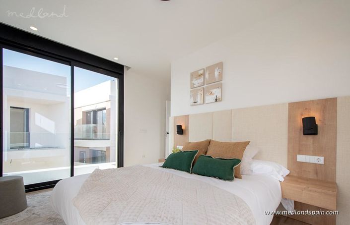 Image No.9-3 Bed Villa for sale