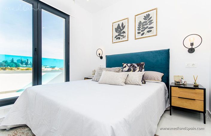 Image No.7-3 Bed Villa for sale