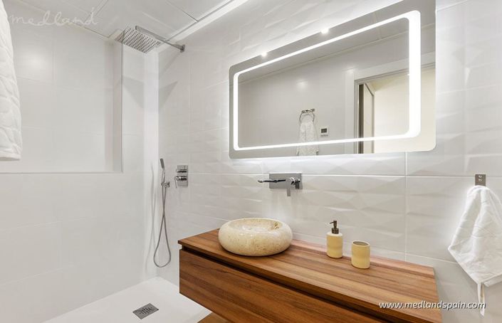 Image No.15-3 Bed Villa for sale