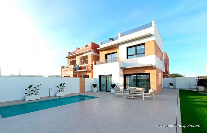 Image No.10-3 Bed Townhouse for sale