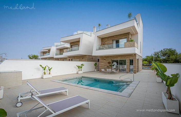 Image No.2-3 Bed Villa for sale