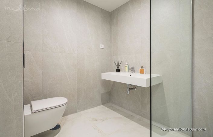 Image No.12-3 Bed Apartment for sale