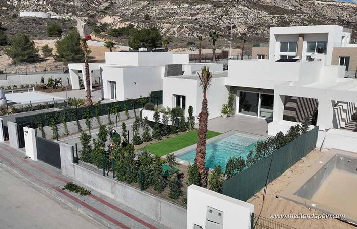 Image No.15-3 Bed Villa for sale