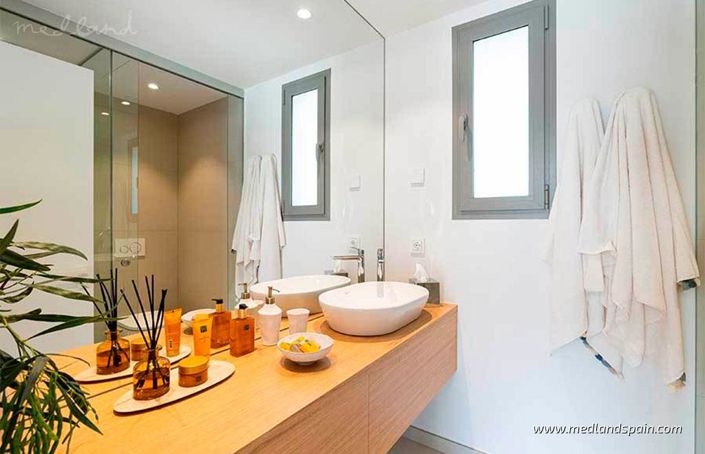 Image No.9-3 Bed Apartment for sale