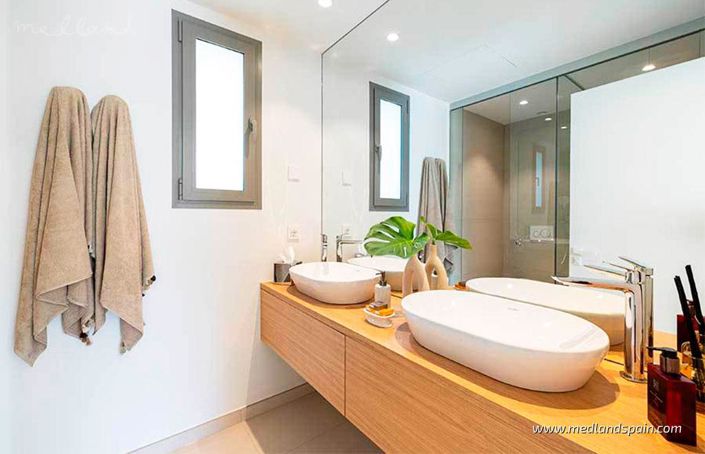 Image No.13-3 Bed Apartment for sale